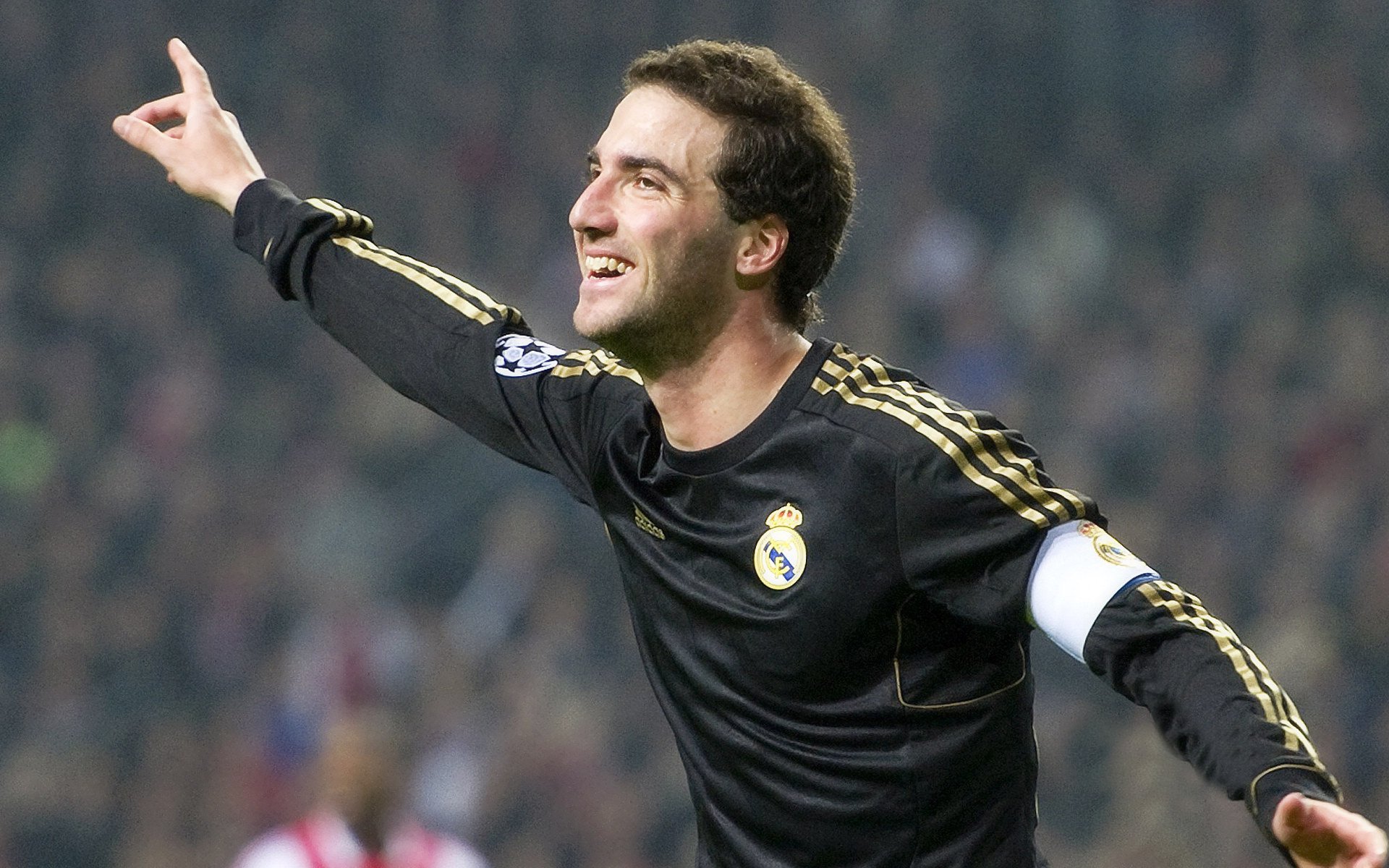 世界足坛最新焦点新闻